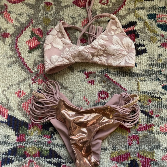 Gitchigami custom fully reversible seamless swimsuit - Picture 2 of 7